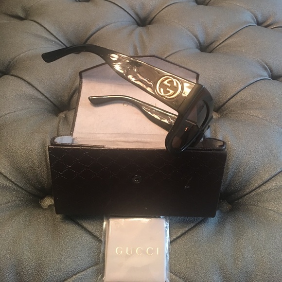 Gucci Sunglasses 😎 - Picture 3 of 8