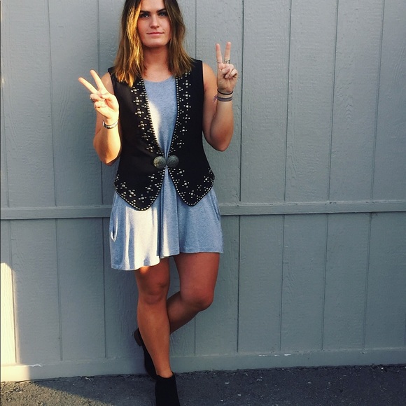 Meet your Posher, Ally - Picture 2 of 3