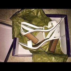 Steve Madden white heels w/ ankle strap