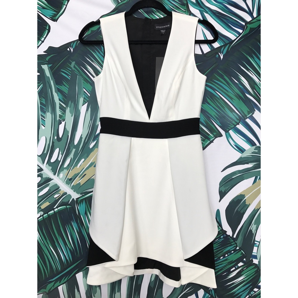 STYLESTALKER Sublime Notion Dress / WhtBlk - Picture 2 of 5