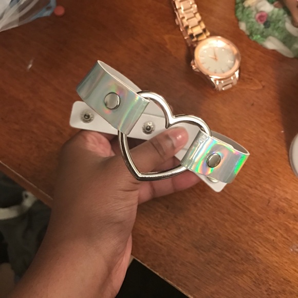 Chocker - Picture 1 of 1