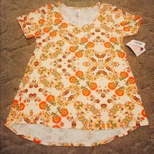BNWT LuLaRoe Classic Tee