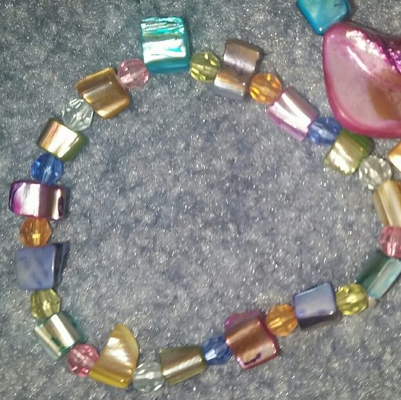3 Colored shell bracelets - Picture 4 of 5