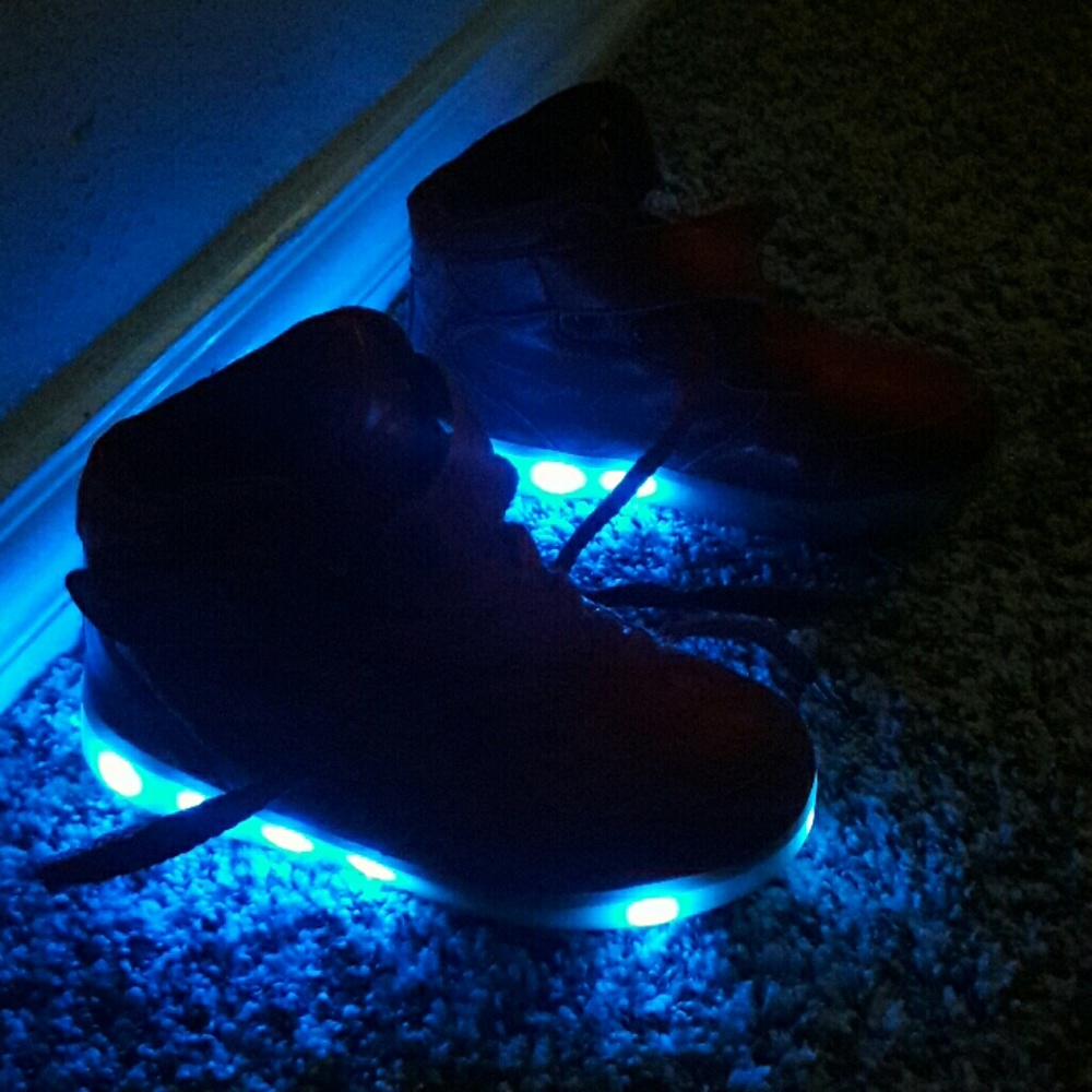 Shoes - Picture 2 of 2