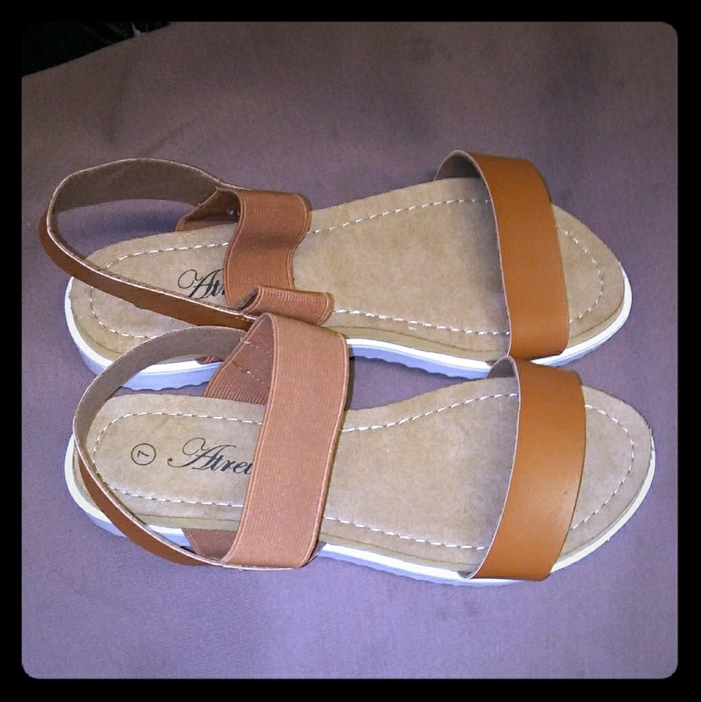 New Fashionable Look, Women's Sandals Tan Color