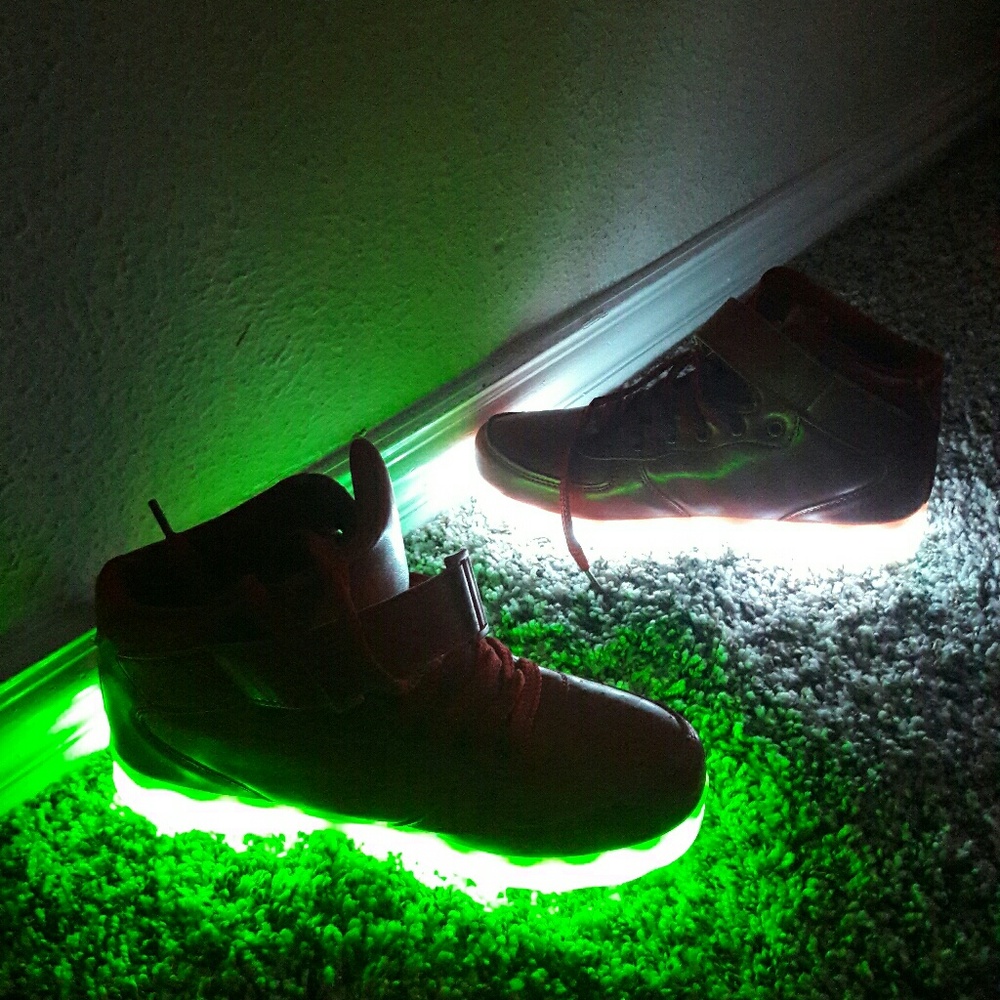 Shoes - Picture 2 of 3