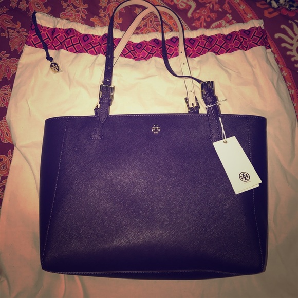 Tory Burch Handbags - Small Tory butch York tote