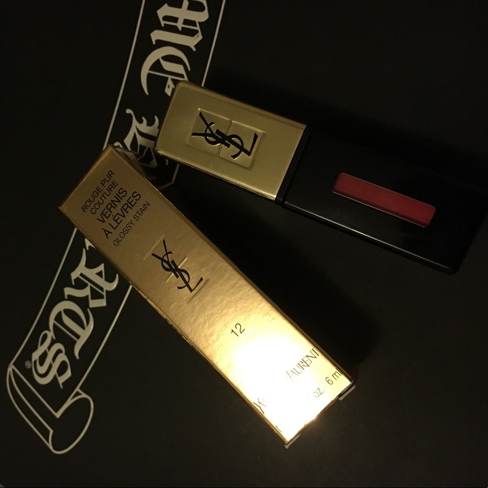 YVES SAINT LAURENT
Glossy Stain Lip Color #12