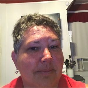 Meet your Posher, Valerie