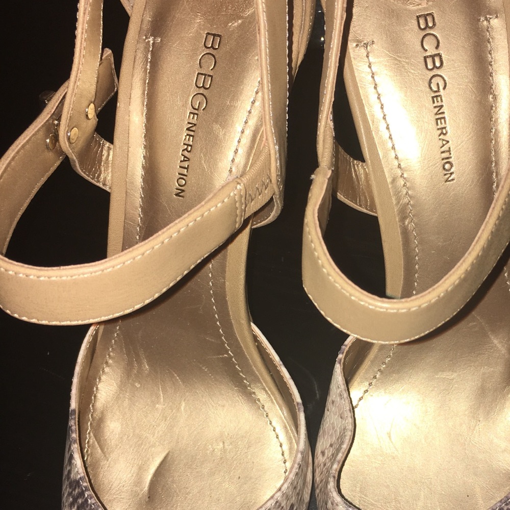 BCBG PUMPS BRAND NEW!!!