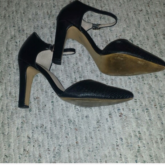 Black Cynthia Rowley Heels - Picture 3 of 4