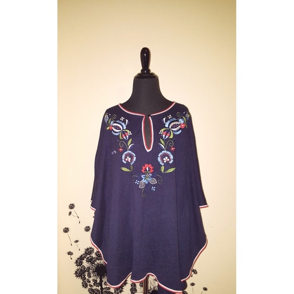 🌹Navyblue Poncho w/stitched floral pattern🌹 - Picture 1 of 1