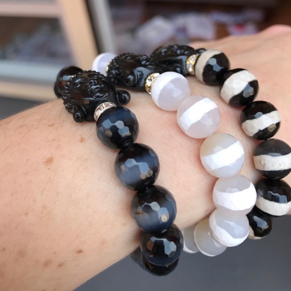 Striped Agate Buddha Beaded stretch Bracelet - Picture 8 of 12
