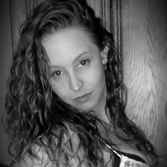 Meet your Posher, Aubrey - Picture 1 of 1