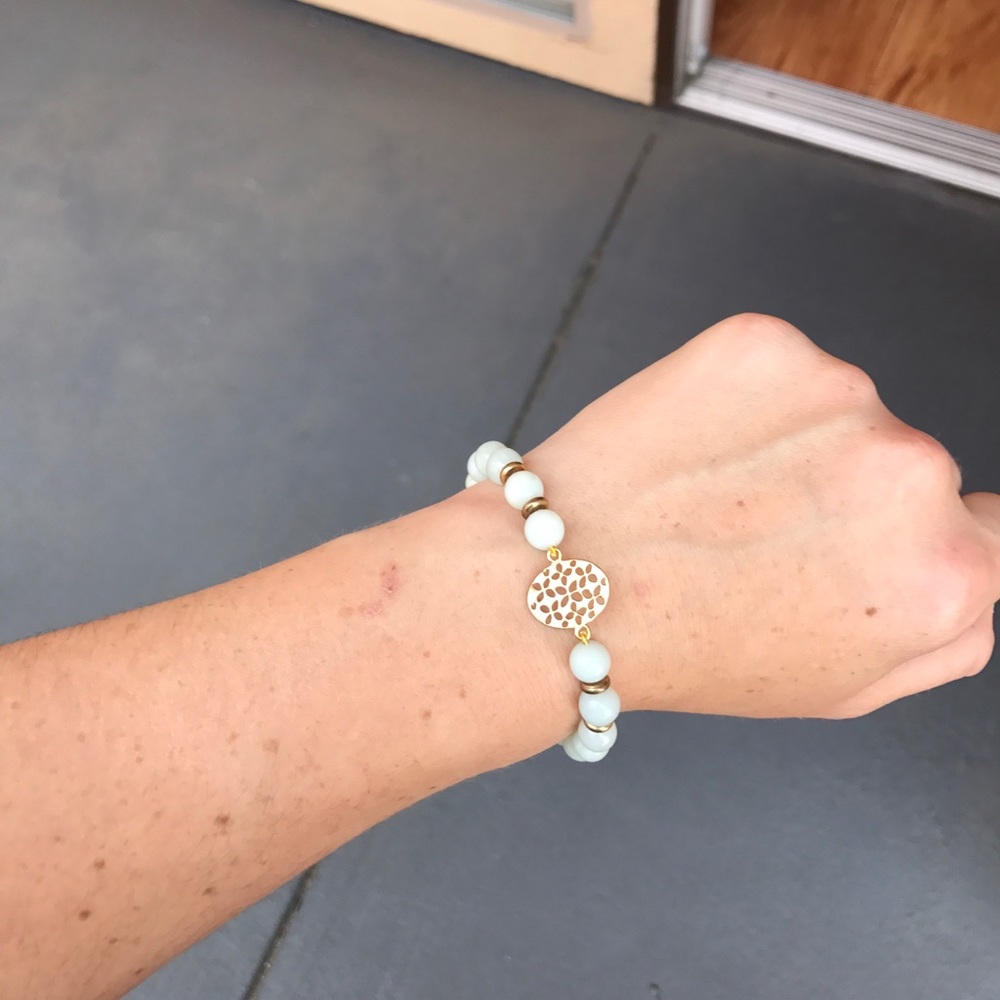 Agate Beaded Bracelet - Picture 7 of 8