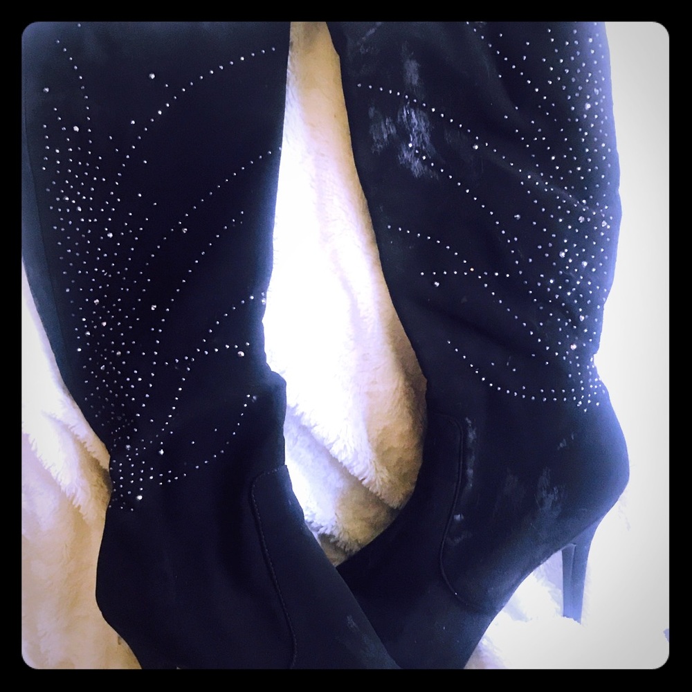 MAdeline 🌺 size 9 Rhinestone encrusted boots