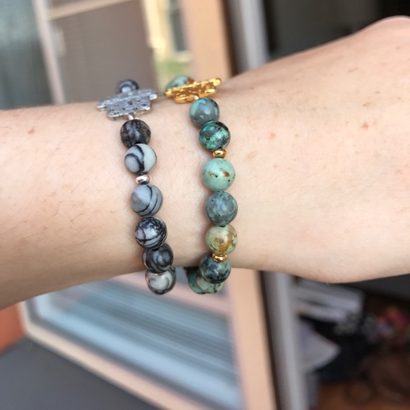 Hamsa Beaded stretch Bracelet - Picture 9 of 13