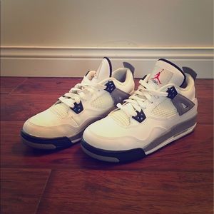 Air Jordan Retro Cement 4's 7Y/8.5w