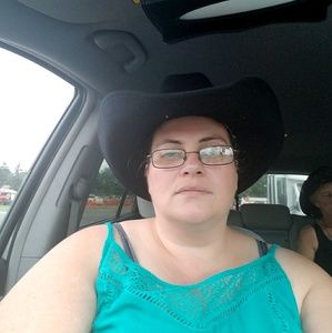 Meet your Posher, Katrina