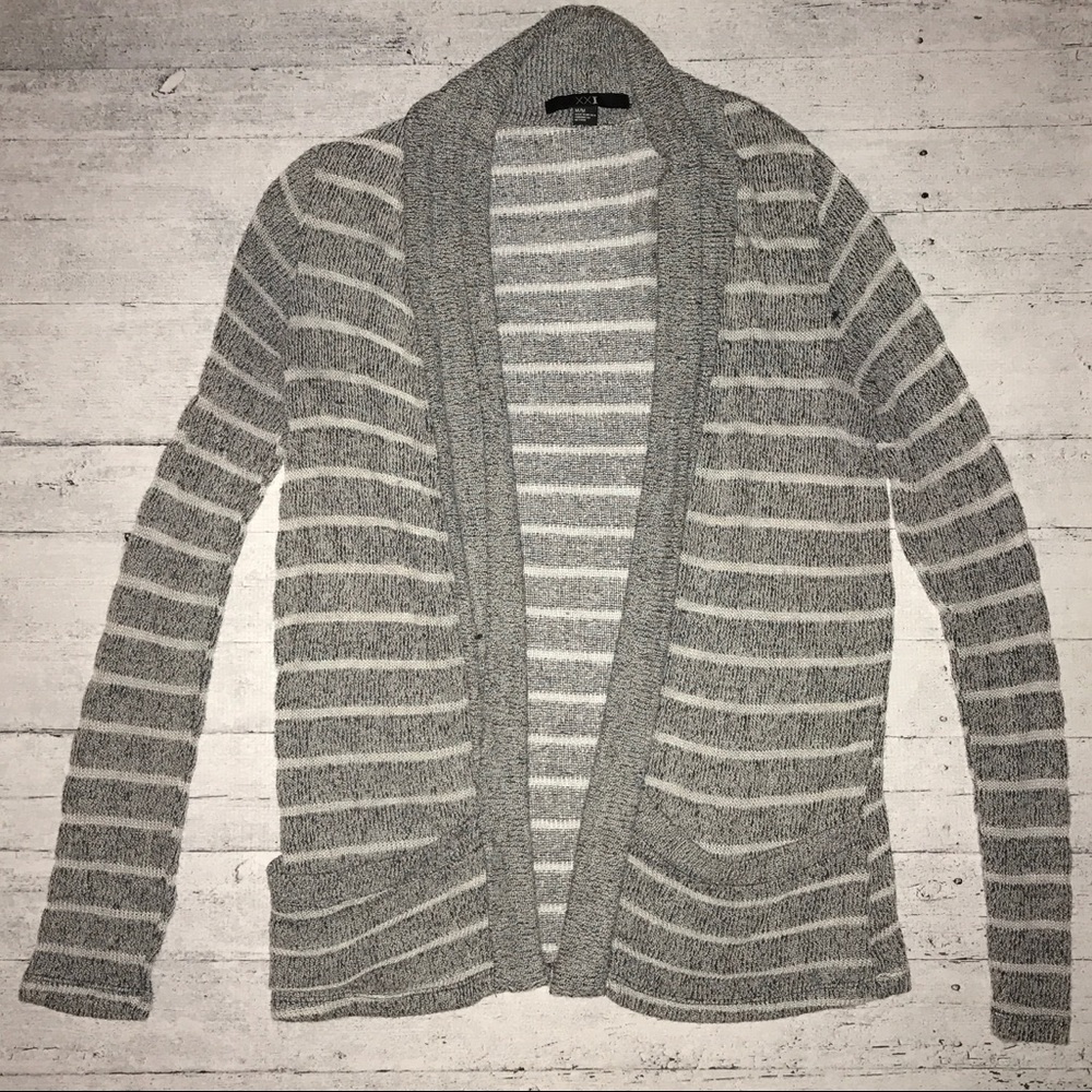 gray + white striped cardigan from Forever 21 🖤
