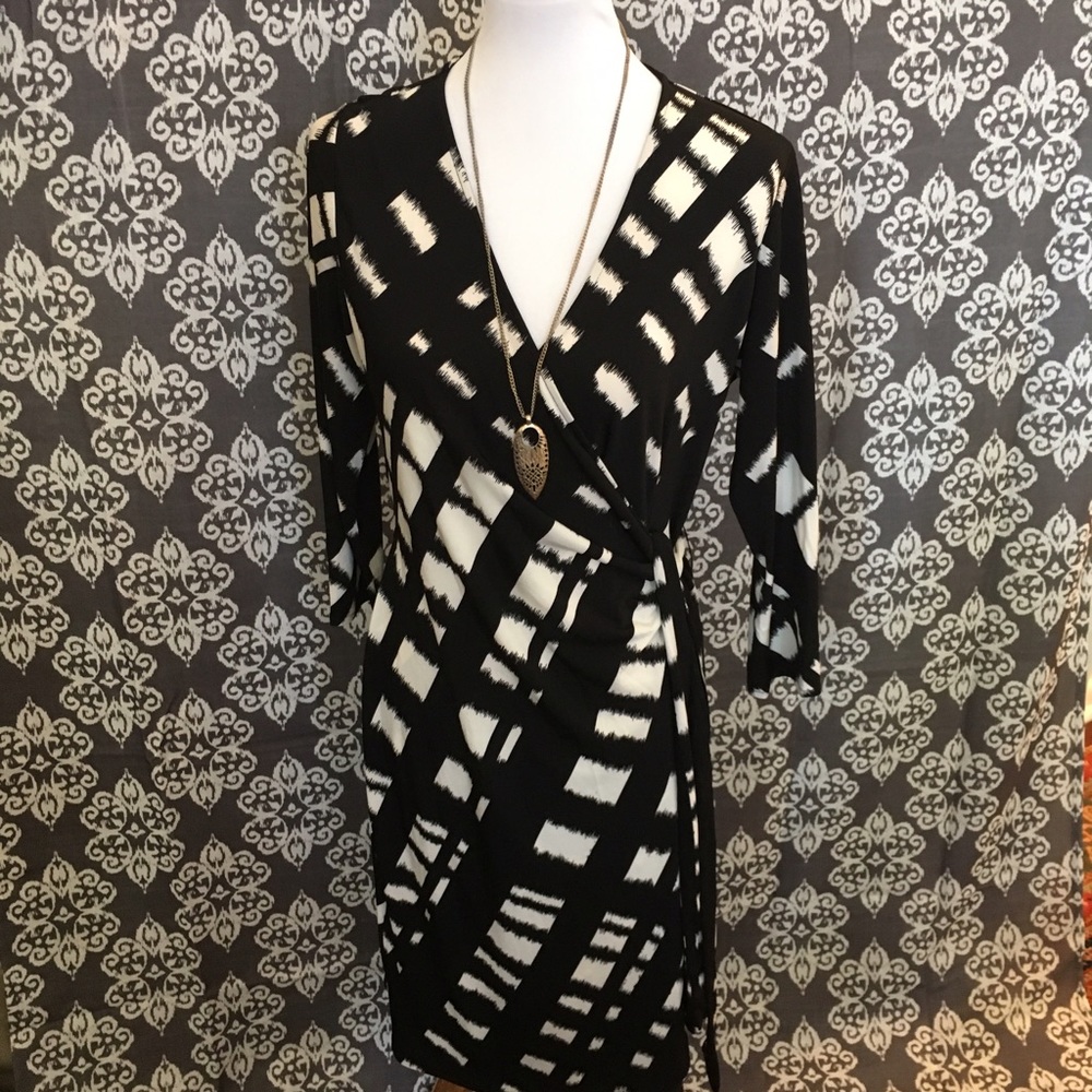 Donna Morgan - Pea in the Pod maternity wrap dress