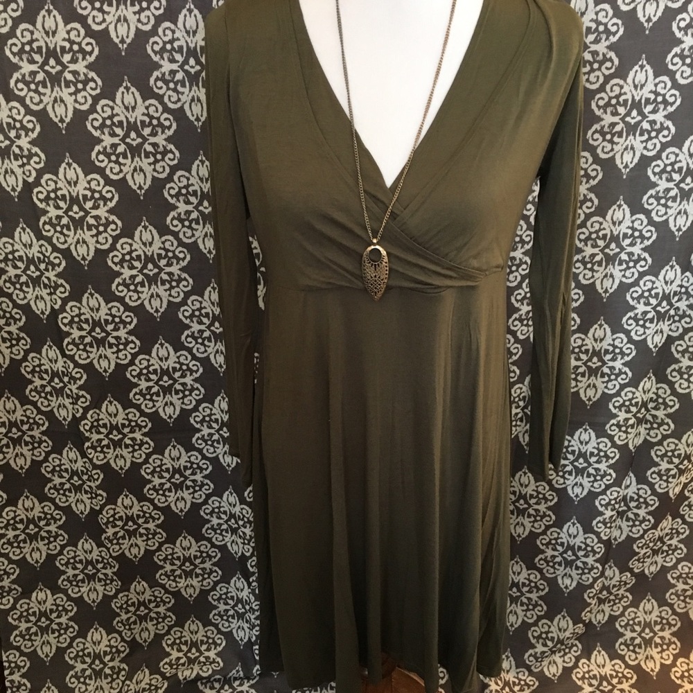 Lucy and Lola maternity/nursing long sleeve dress