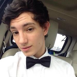 Meet your Posher, Dylan