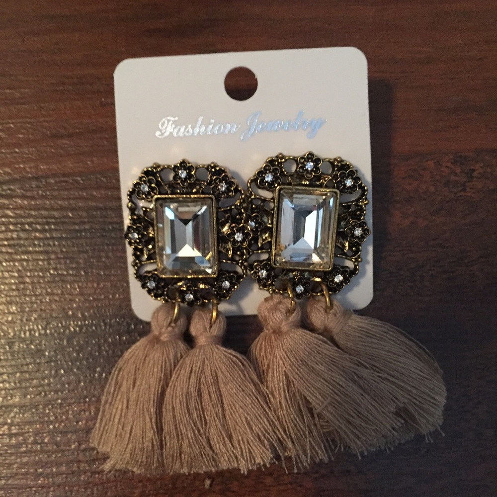 NEW Tassel Earrings🌸 - Picture 1 of 4