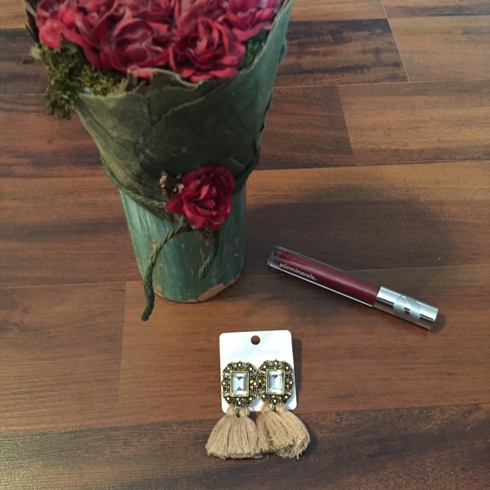 NEW Tassel Earrings🌸 - Picture 2 of 4