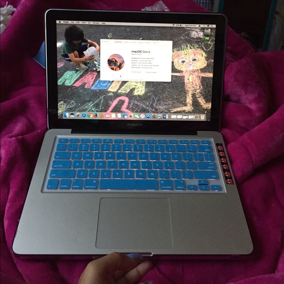 MacBook Pro - Picture 2 of 7