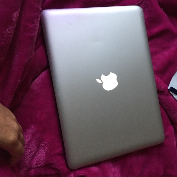 MacBook Pro - Picture 6 of 7