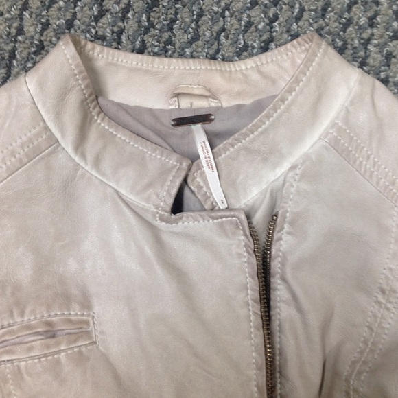 Free People Vegan Leather Jacket Sz 2 - Picture 6 of 8