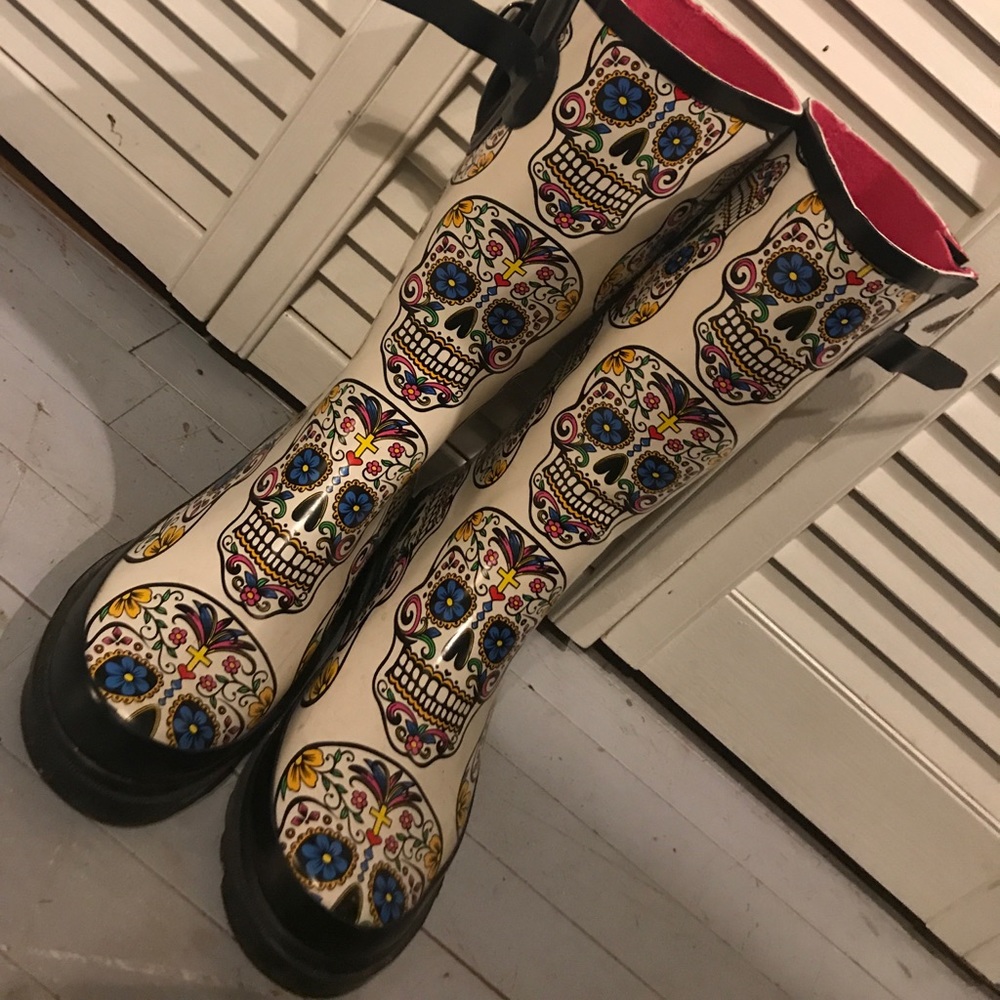 ❤️💛💚💙💜 SHOWSTOPPER!!!! Rain Boots!!!!