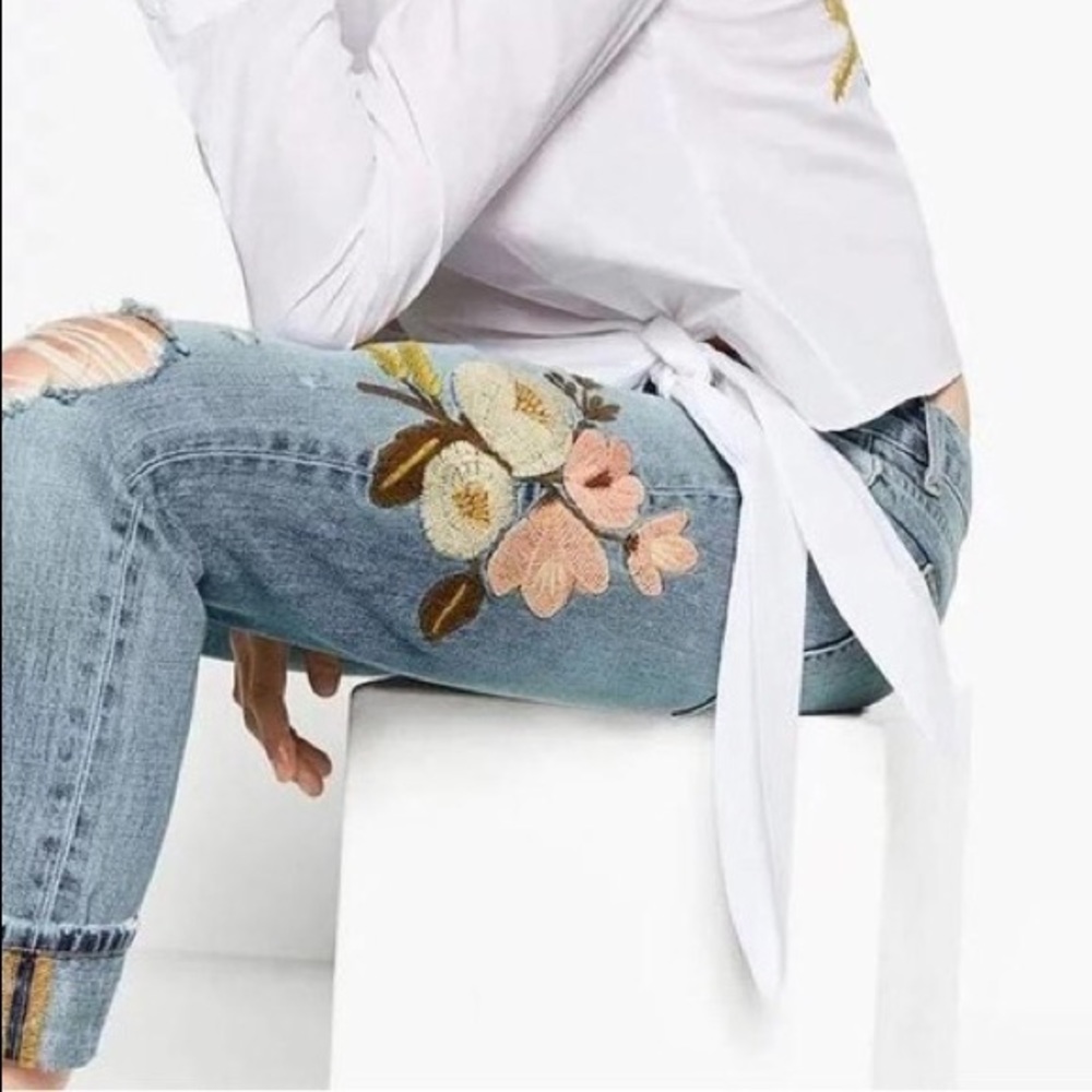 Zara Embroidered Boyfriend Cropped Jeans