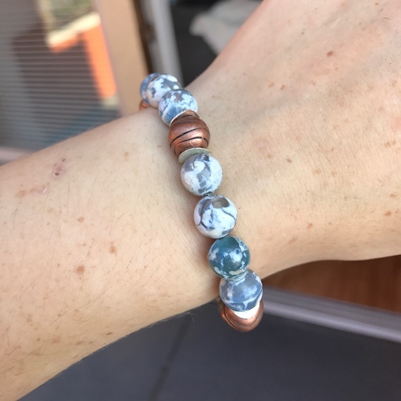 Blue Beaded stretch Bracelet - Picture 11 of 14