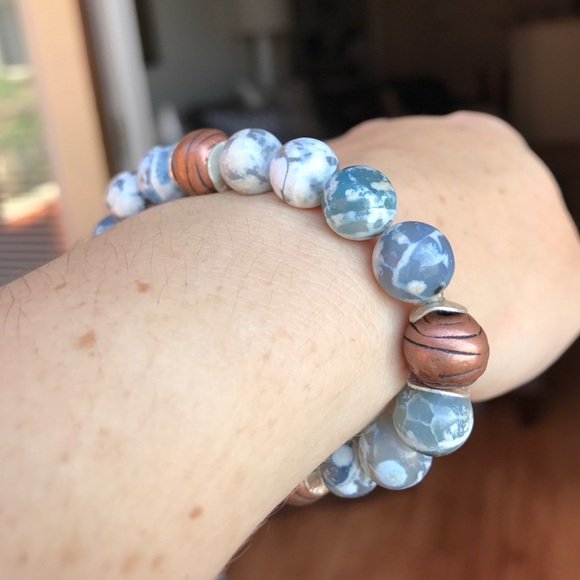 Blue Beaded stretch Bracelet - Picture 9 of 14