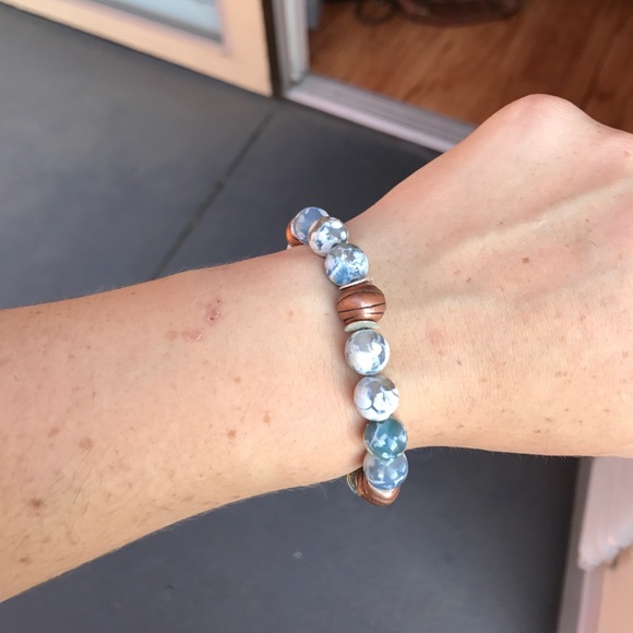 Blue Beaded stretch Bracelet - Picture 12 of 14