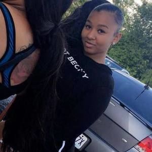 Meet your Posher, Lay