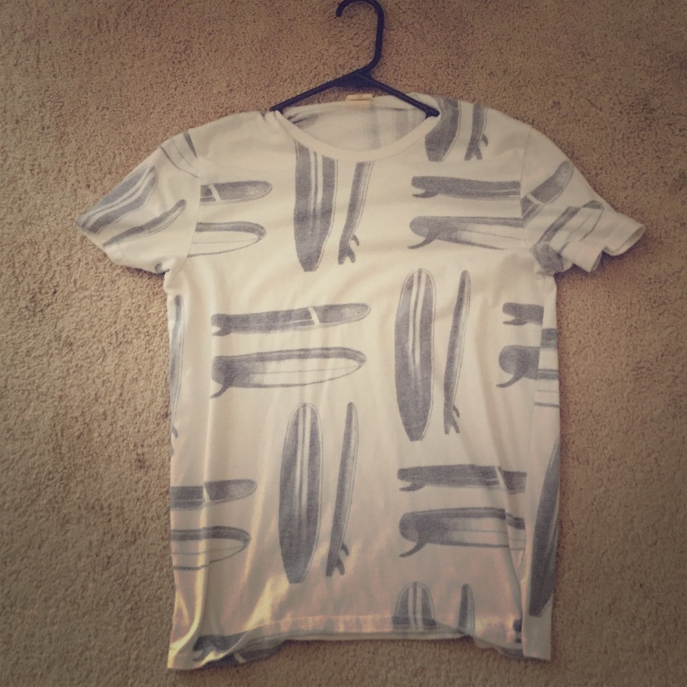 I'm just selling this shirt because i just need $