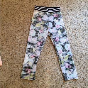 ONZIE high waisted yoga Capri