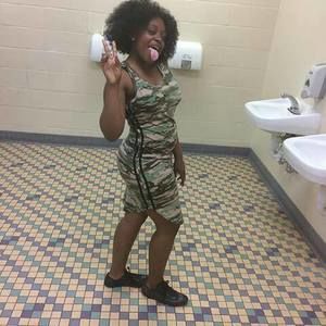 Meet your Posher, Johnay