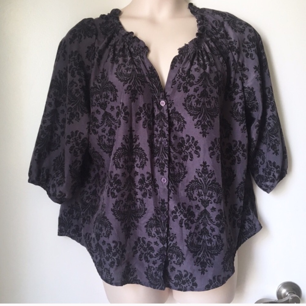Like New Purple and Black Filigree Blouse