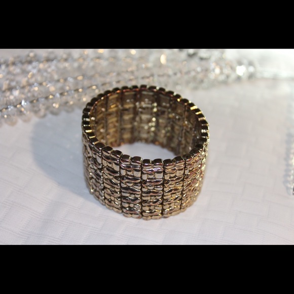 Comfortable stretchy gold bracelet - Picture 1 of 2
