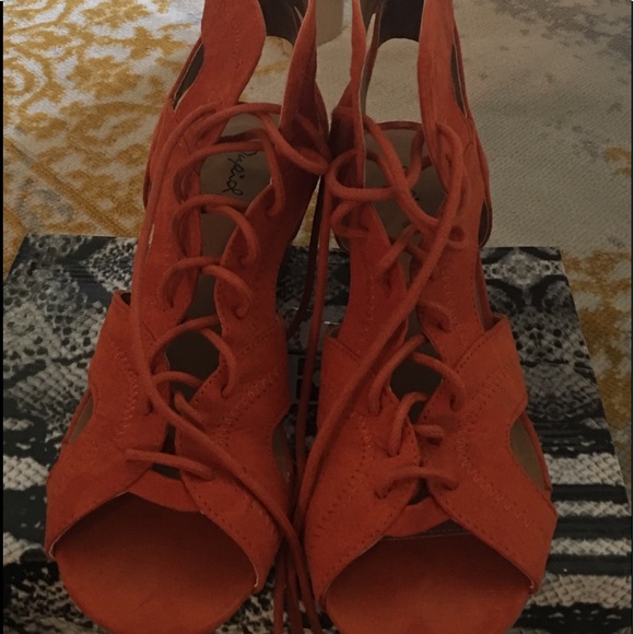 👉🏻SOLD!👈🏻QUPID orange lace up sandals - Picture 1 of 4