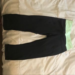 Lululemon black crop with mint waist band