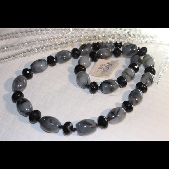 NWT gray & black long beaded necklace - Picture 1 of 2