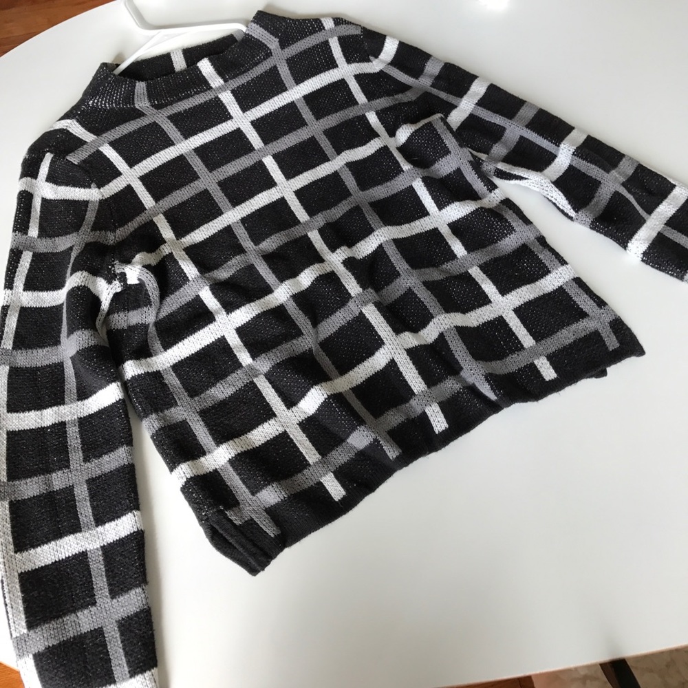 Old navy knit sweater size small