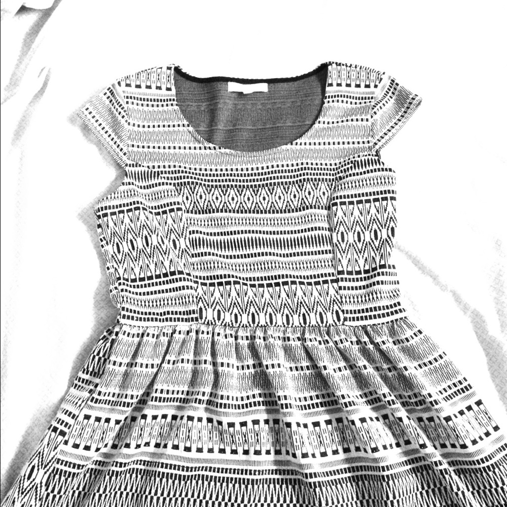 Amazing pattern dress. Has some stretch.