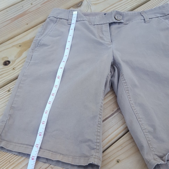 *donated* Bermuda Shorts - Picture 5 of 5