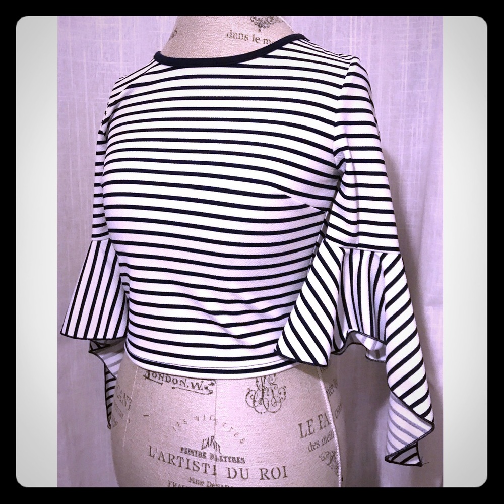 Bell Sleeve w/ Tie Back Crop Top